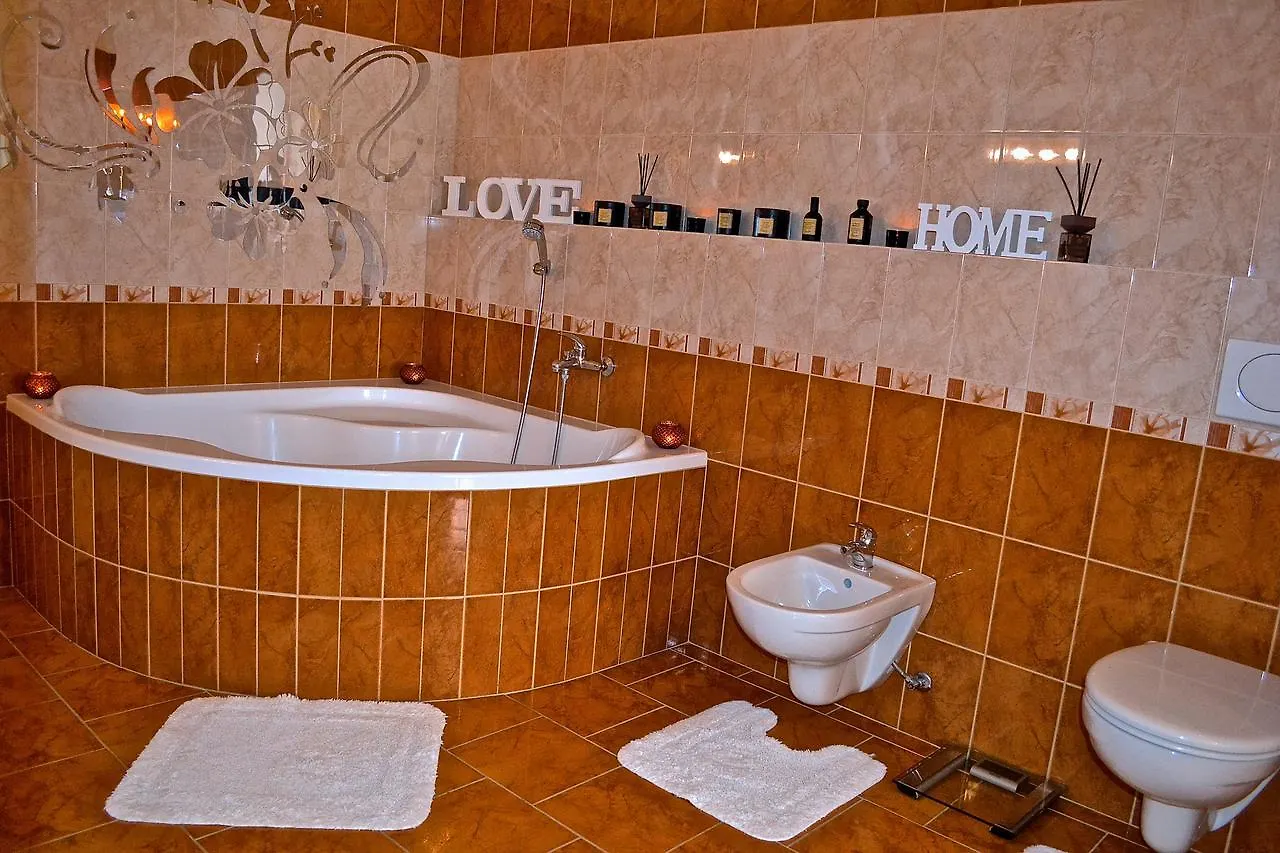 Luxury Versace Apartment Prague