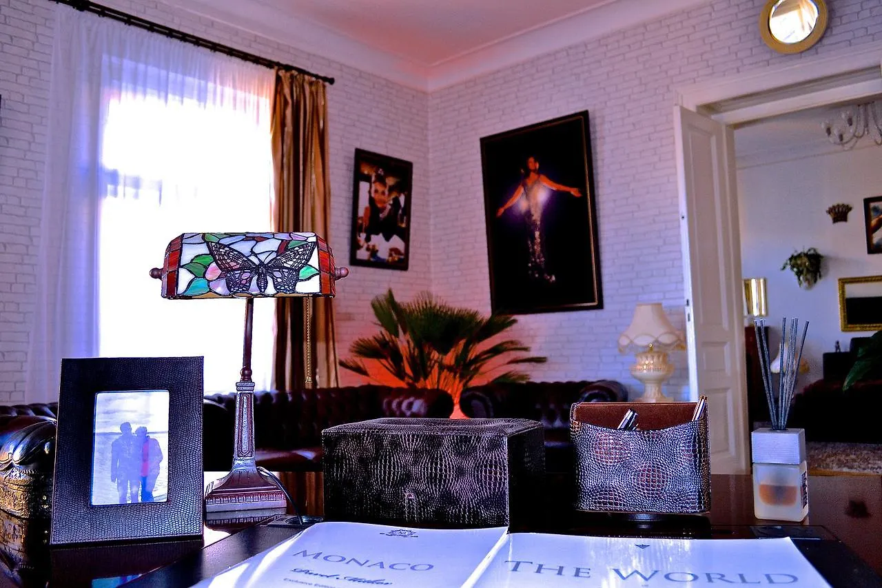 Luxury Versace Apartment Prague