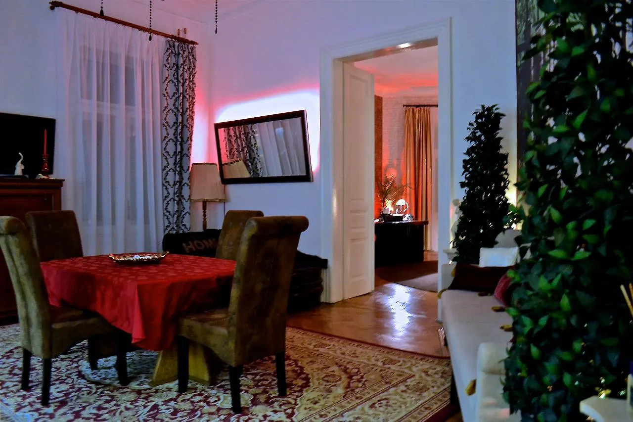 Luxury Versace Apartment Prague