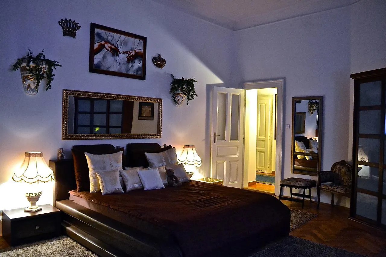 Luxury Versace Apartment Prague
