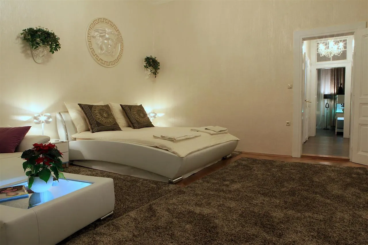 Luxury Versace Apartment Prague