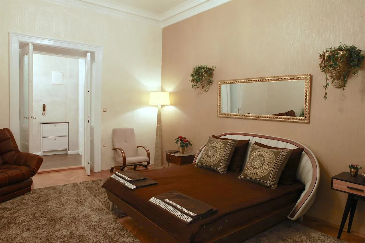 Luxury Versace Apartment Prague