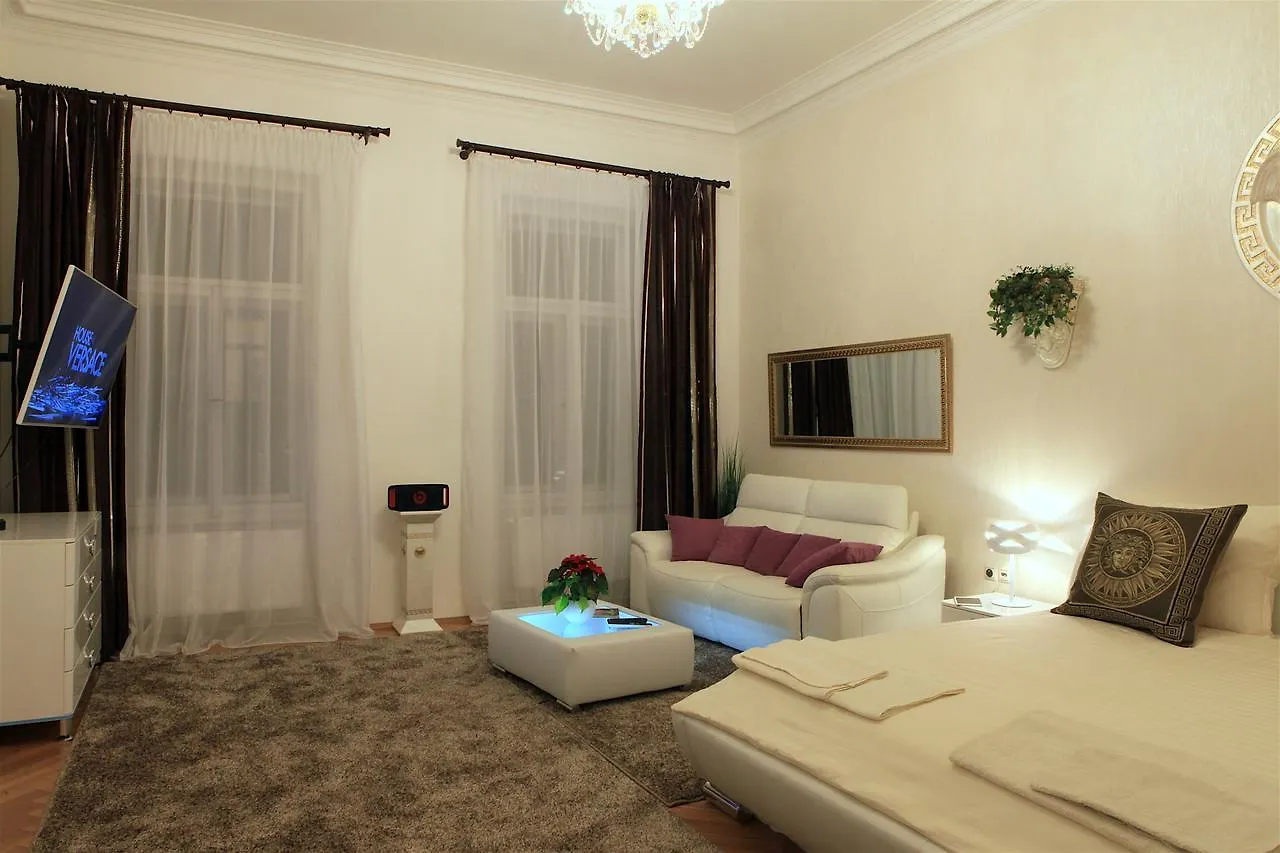 Luxury Versace Apartment Prague