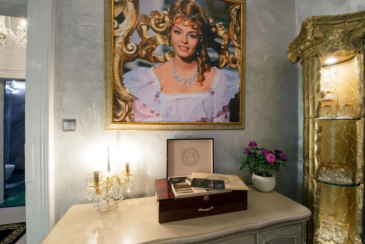 Luxury Versace Apartment Prague 0*,