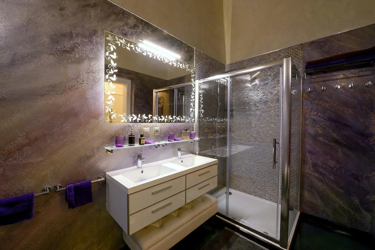 Luxury Versace Apartment Prague