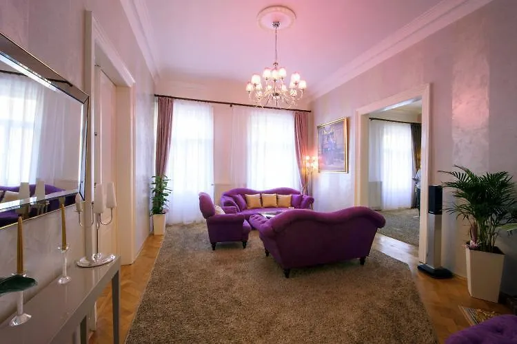Luxury Versace Apartment Prague